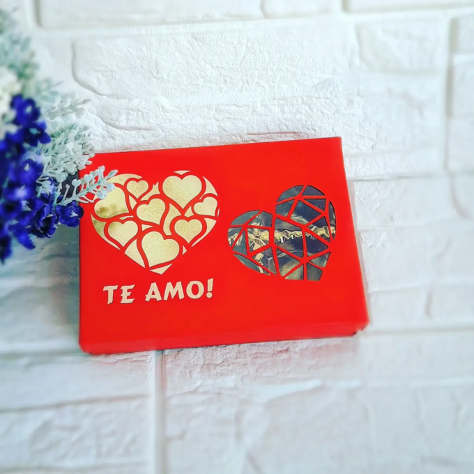 Embalagem Coração te amo em papel colorplus com hotstamp RL 453-C