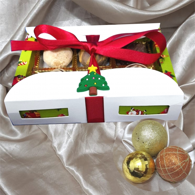 Caixa com Apliques REF. NT 135